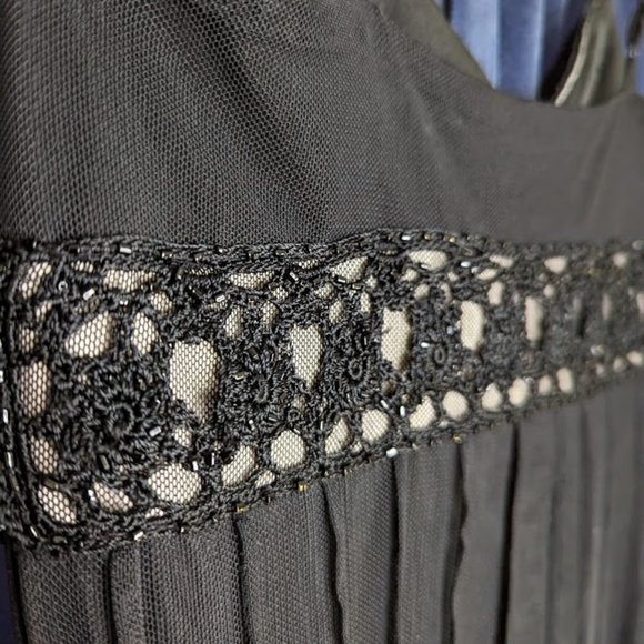 Vintage Ice Beaded and Crocheted Black Dress Size 0 - Picture 5 of 7